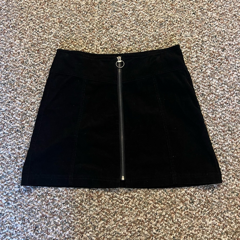 FOREVER 21 BLACK CORDUROY SKIRT SIZE 27